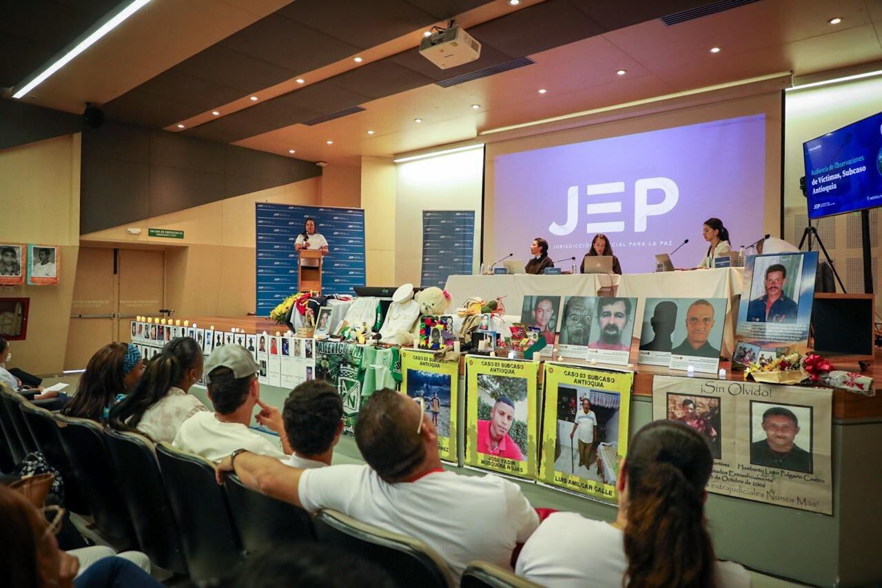 La audiencia de este sábado se está llevando a cabo en el Museo Casa de la Memoria de Medellín.