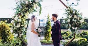 Las microbodas, con máximo 50 invitados, en terrazas y sin baile, son una de las nuevas apuestas de los hoteles para volver a ser sedes de eventos sociales.