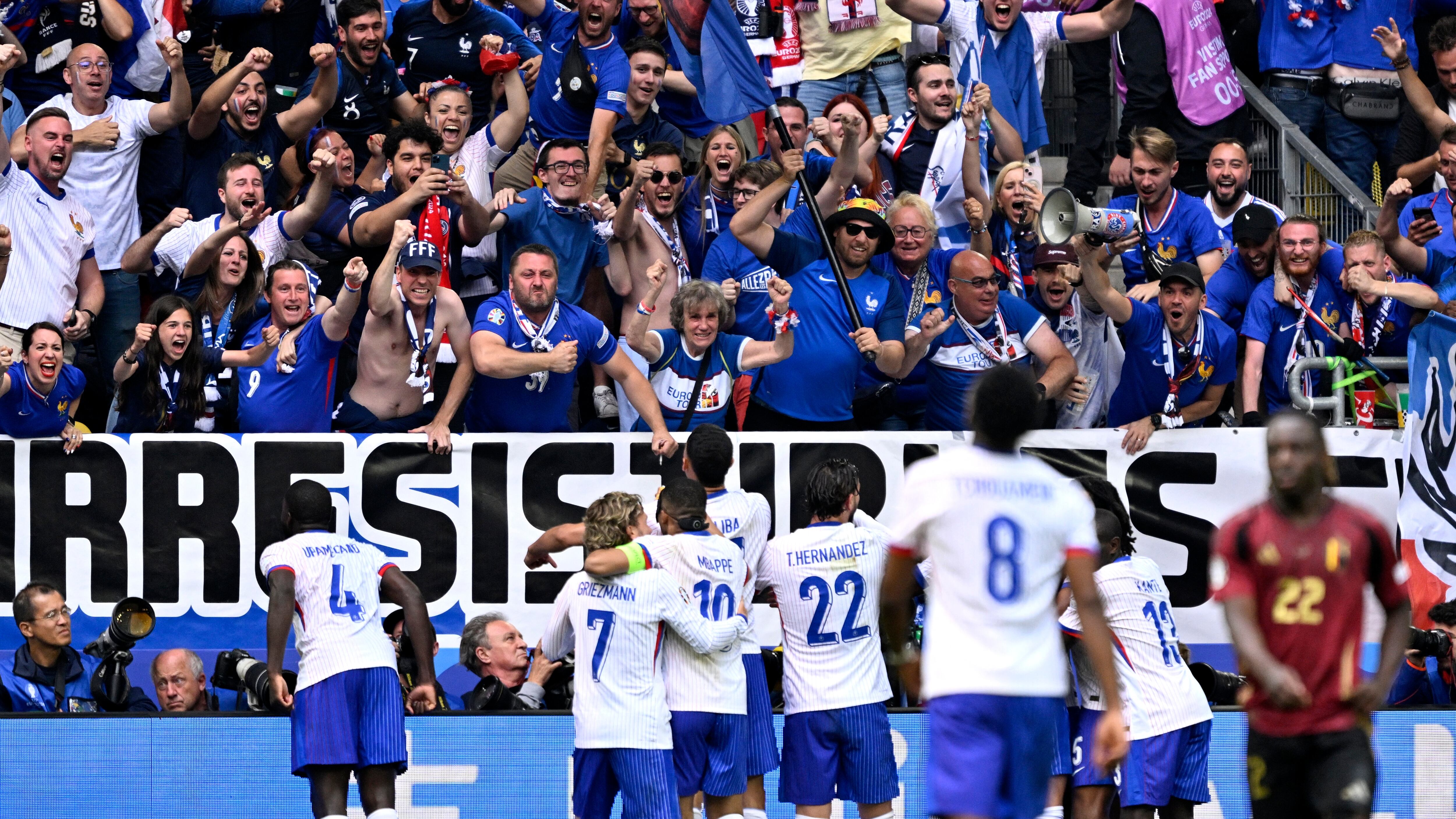 Francia celebra su paso a los cuartos de final de la Eurocopa 2024.