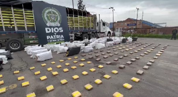 La marihuana estaba escondida en costales.