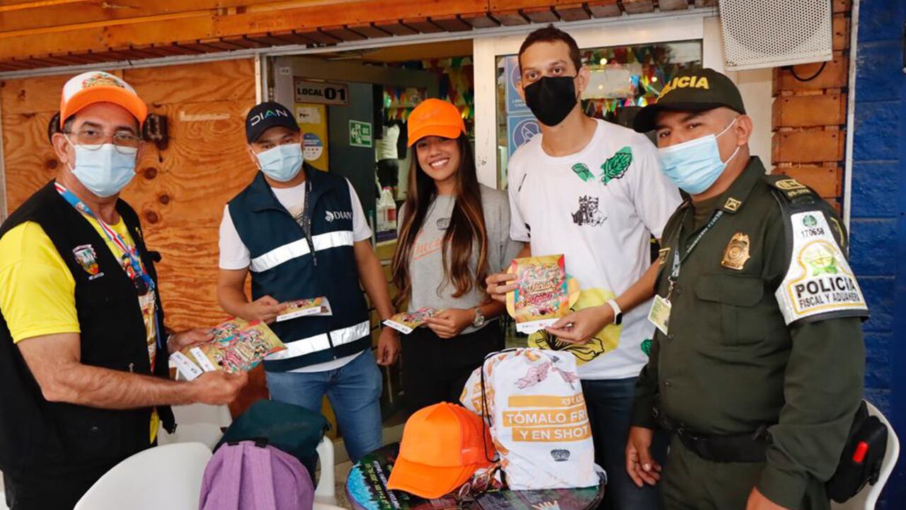 Programa Anticontrabando de la FND y la Gobernación del Atlántico trabajan para sensibilizar a los atlanticenses y turistas que participan en el Carnaval de Barranquilla.