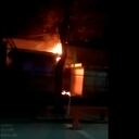 Encapuchados intentaron incendiar un colegio en Popayán.