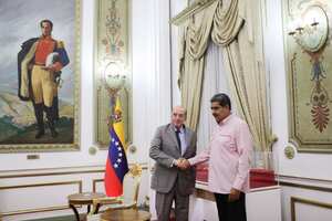 Álvaro Leyva y Nicolás Maduro en el Palacio de Miraflores.