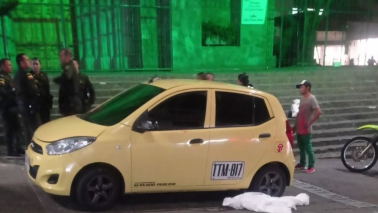 El lamentable hecho sucedió cuando dos supuestos pasajeros se subieron al vehículo e intimidaron al taxista para robarle dinero en efectivo y sus pertenencias de valor.
