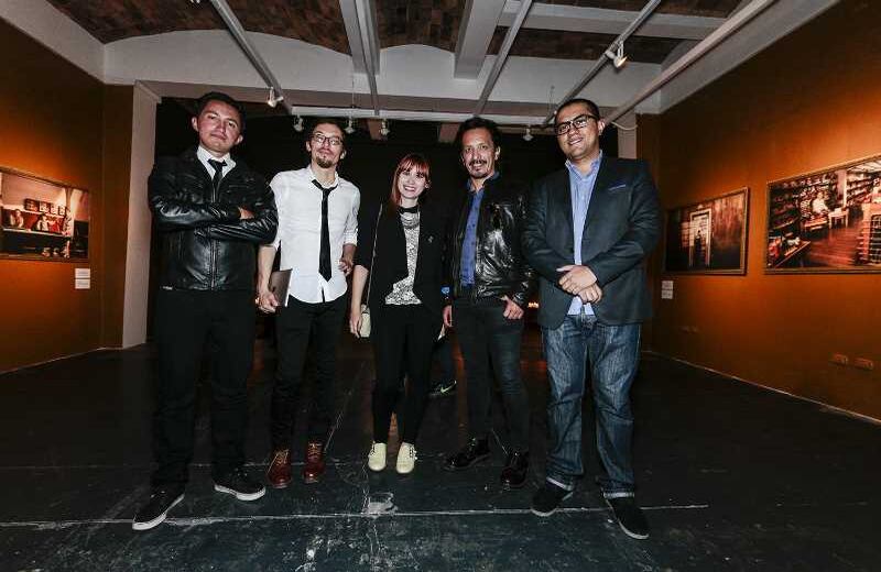 Mauricio León, Jonathan Manrique, Daniela Olave, Oscar Perfer y Julián Sánchez, ganadores de la II ConII Convocatoria Nacional de Portafolios Fotográficos. Foto cortesía Revista Enfoque Visual.