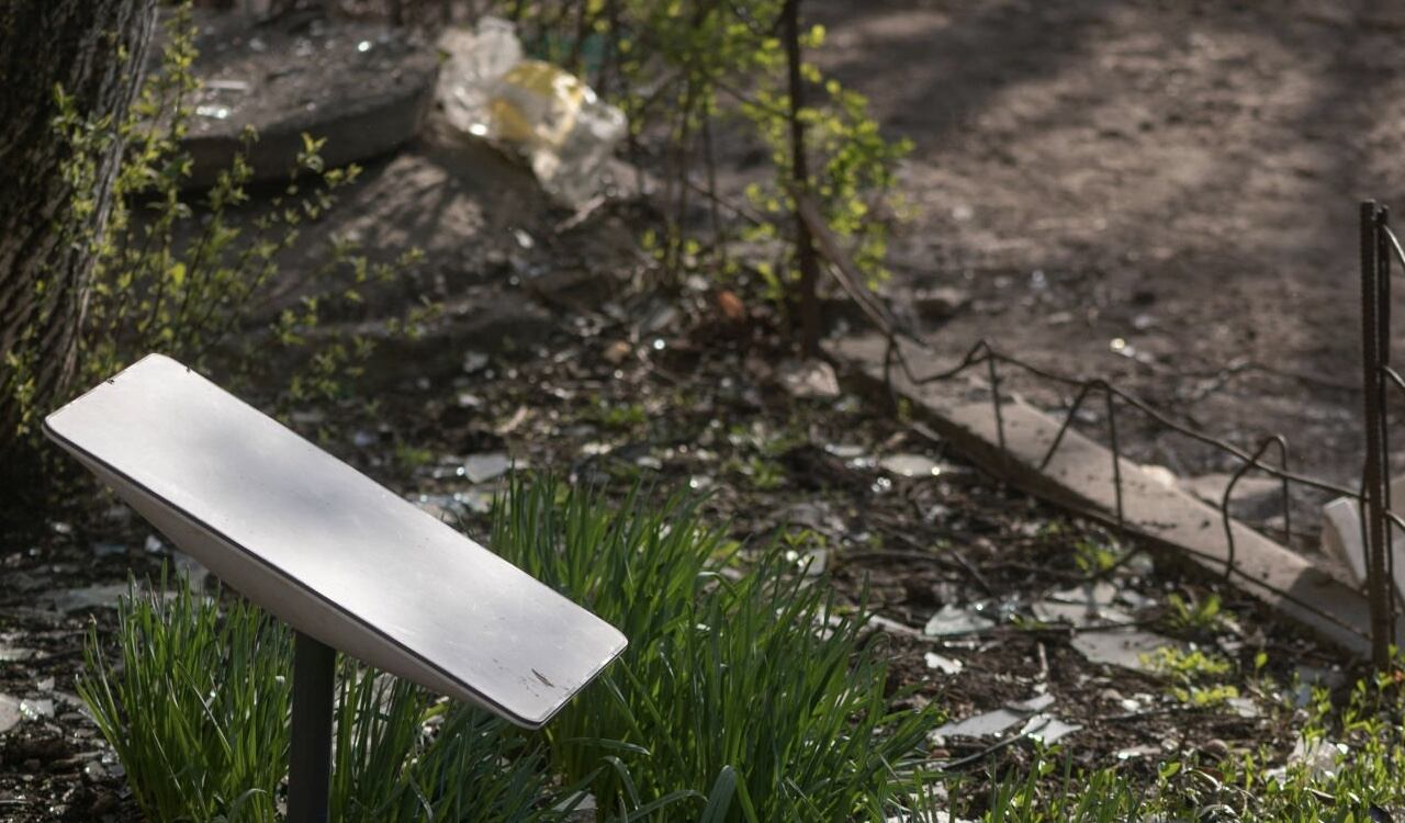 Una terminal de Starlink del Ejército de Ucrania y en pleno campo de batalla.