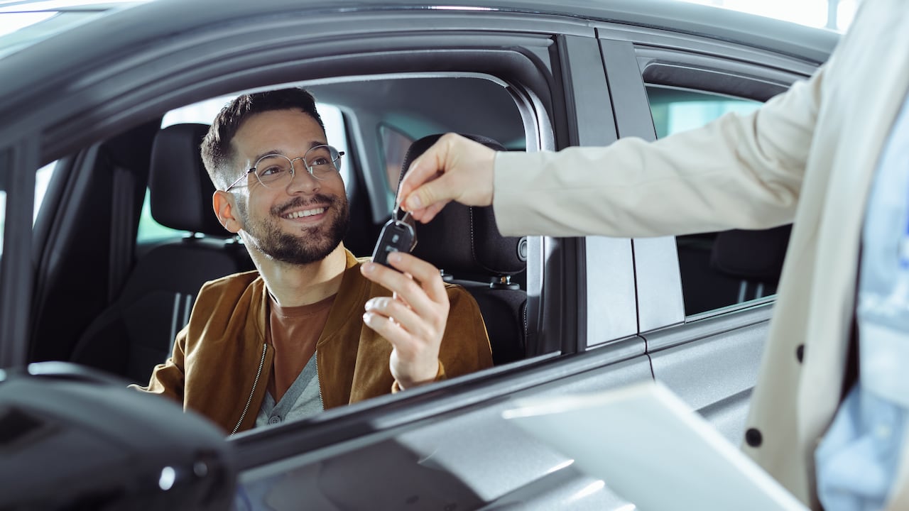 Los conductores deben tener en cuenta diferentes factores antes de vender un vehículo usado.