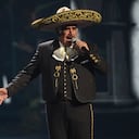 Vicente Fernández interpreta un popurrí en la 20a entrega del Latin Grammy el 14 de noviembre de 2019 en Las Vegas. El cantante mexicano falleció a los 81 años en México, anunció su familia en un comunicado. Foto AP / Chris Pizzello