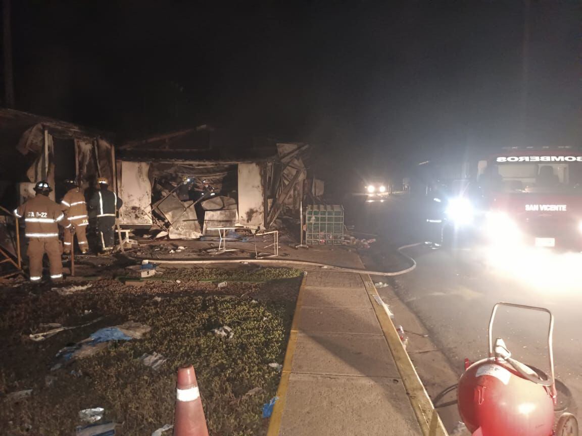 Los bomberos tuvieron que atender la grave situación en Los Pozos, San Vicente del Caguán.