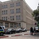 La policía acudió de manera inmediata al colegio donde se reportó el tiroteo en una población al norte de Alemania