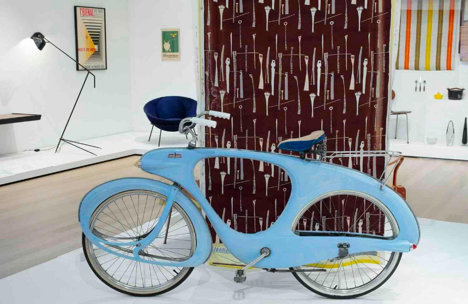 Esta pieza hace parte de la instalación que se exhibe en el Museo de Arte Moderno de Nueva York como parte de la muestra "The Value of Good Design". La exposición estará abierta al público desde el 10 de febrero hasta el 15 de junio de 2019. FOTO: John Wronn/The Museum of Modern Art vía AP