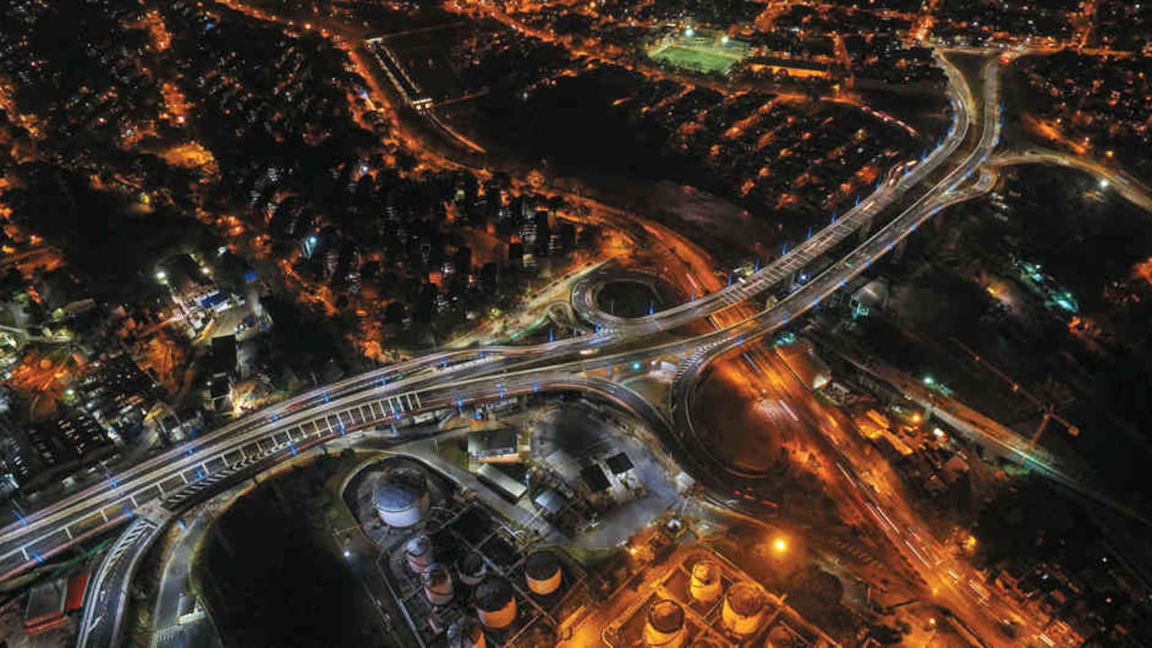 El puente Madre Laura Montoya Upegui, en Medellín, es una de las obras con el sello de Estyma.