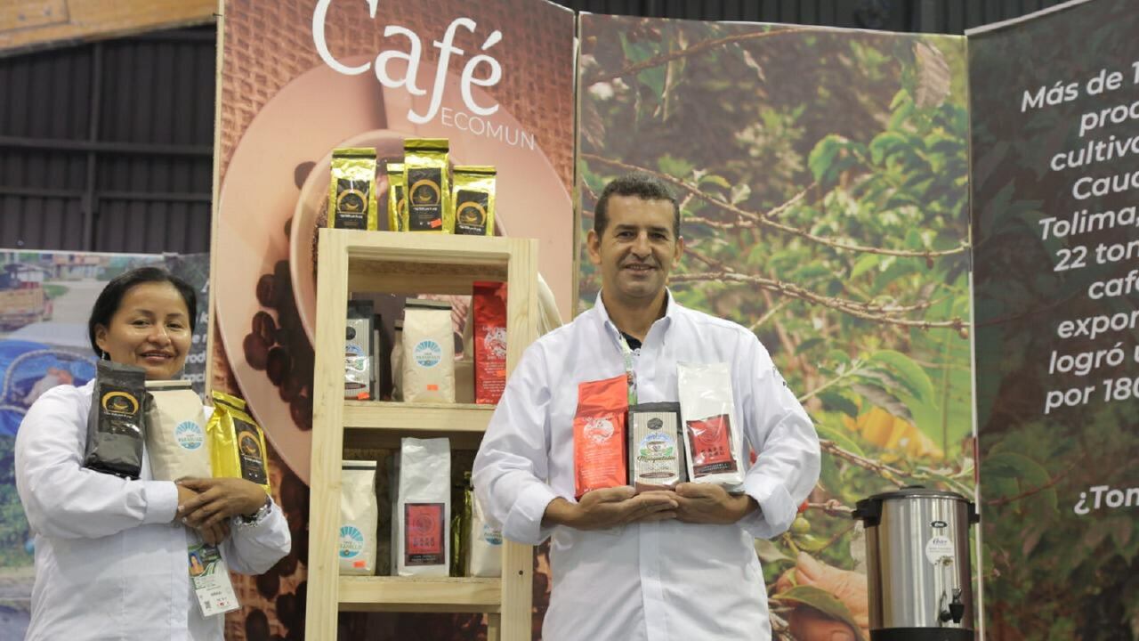 Excombatientes de las farc llegaron por primera vez a la feria agrícola más importante del país