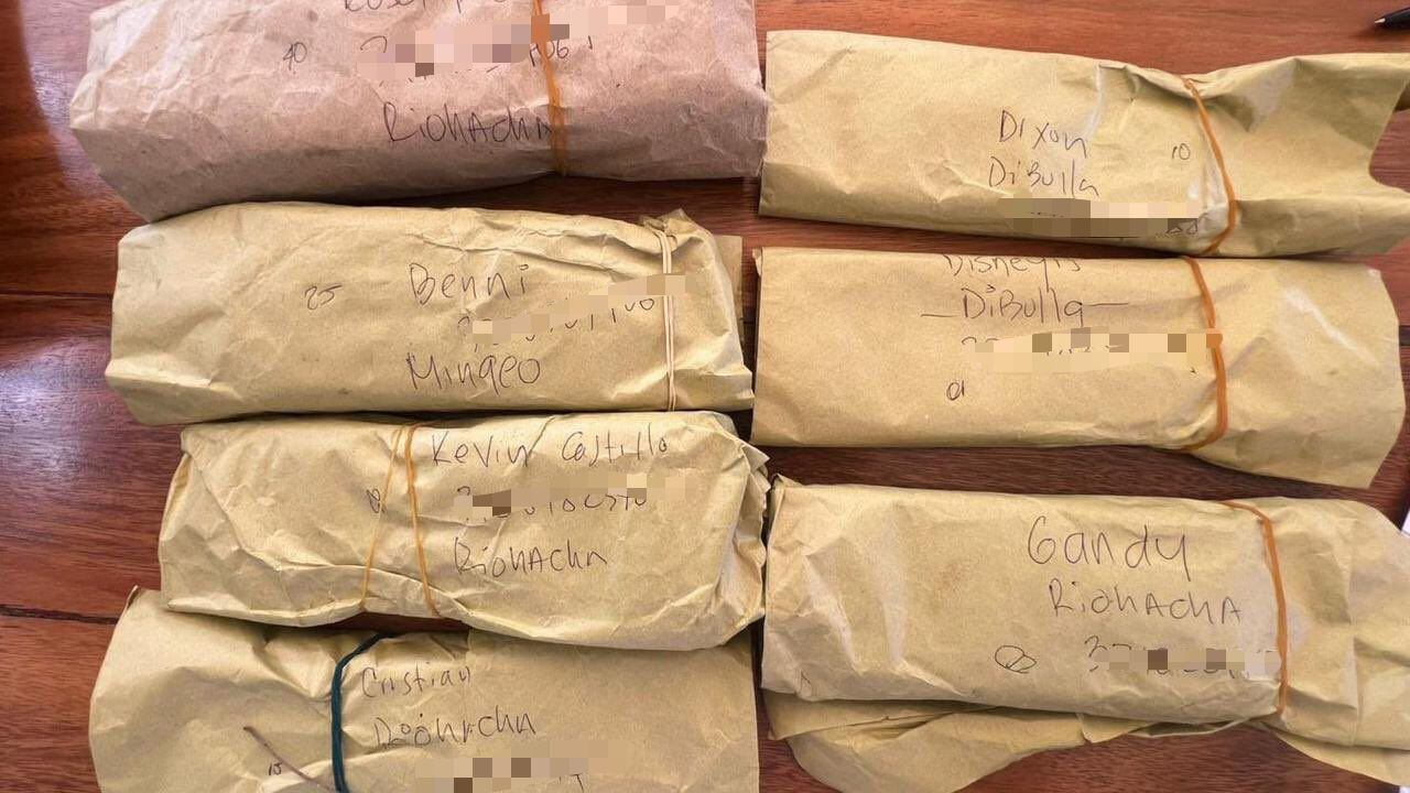 Fiscalía confirmó nombres y números de celular de políticos en los sobres millonarios del escolta de la UNP en La Guajira.