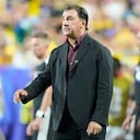 Néstor Lorenzo realiza cambios.