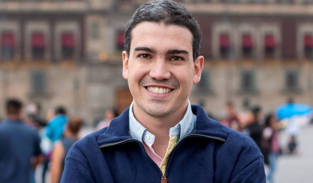 La plataforma es considerada la primera aceleradora de talento y desarrollo de Latinoamérica que busca, en palabras de su creador, “hackear el desempleo juvenil” y brindar las herramientas para que los jóvenes se capaciten acorde a las necesidades de los trabajos actuales.