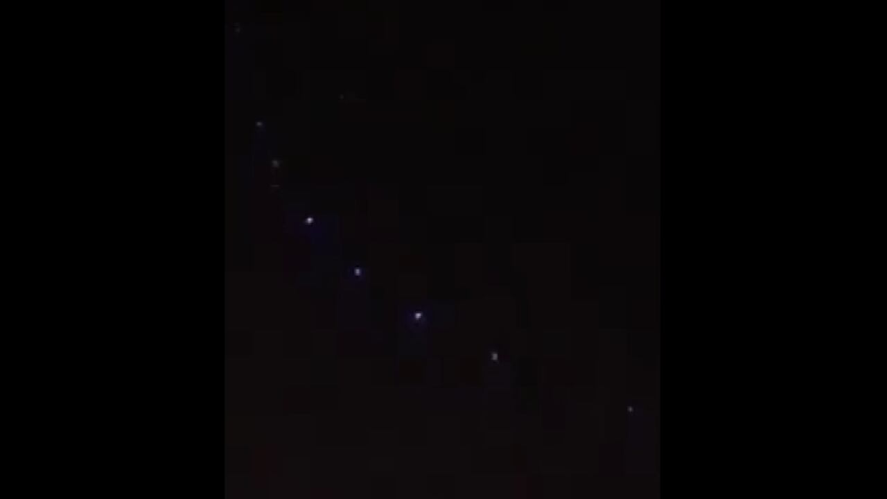 Los internautas han lanzado varias teorías sobre la aparición de estas luces azules en Cali.