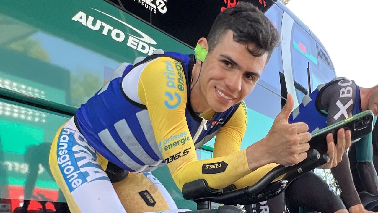 Sergio Higuita partió este domingo en el último turno de la contrarreloj