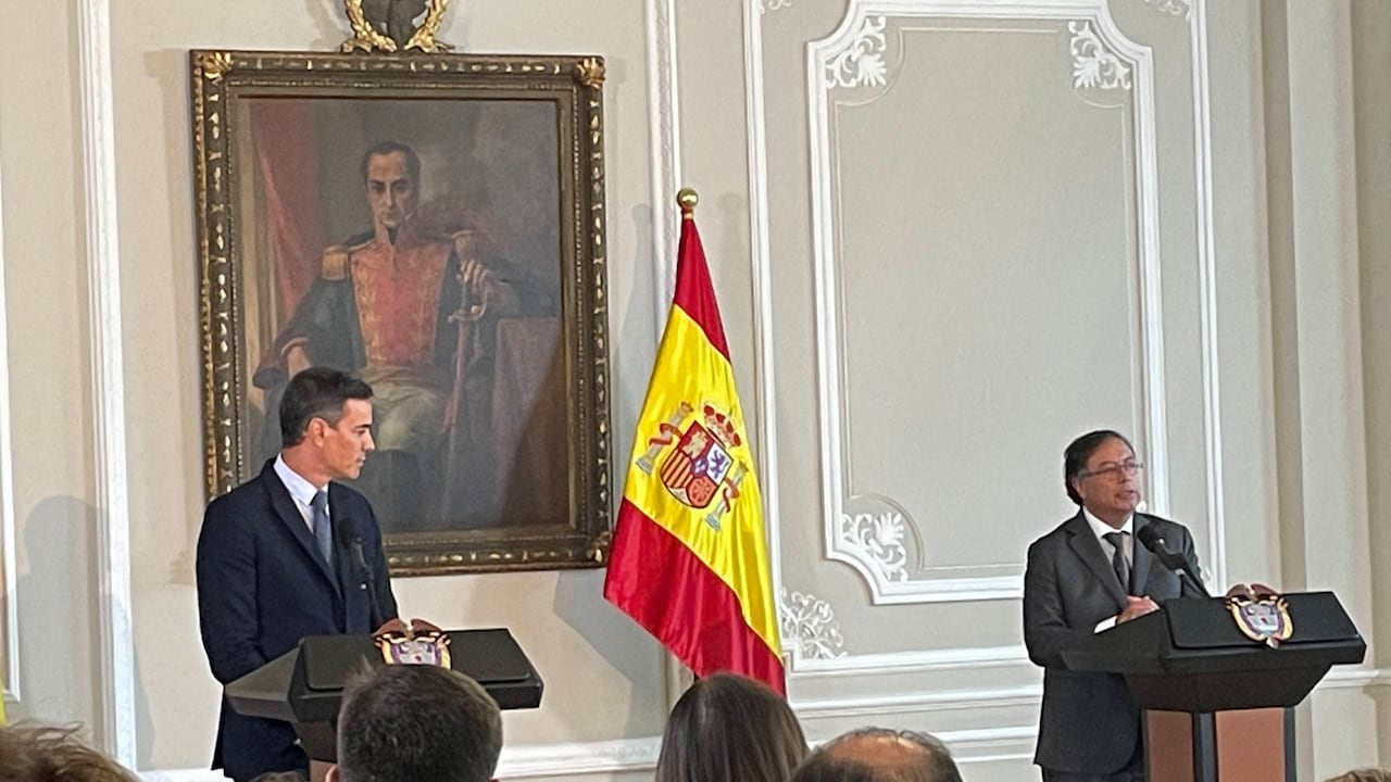 Presidente Gustavo Petro y el mandatario de España Pedro Sánchez