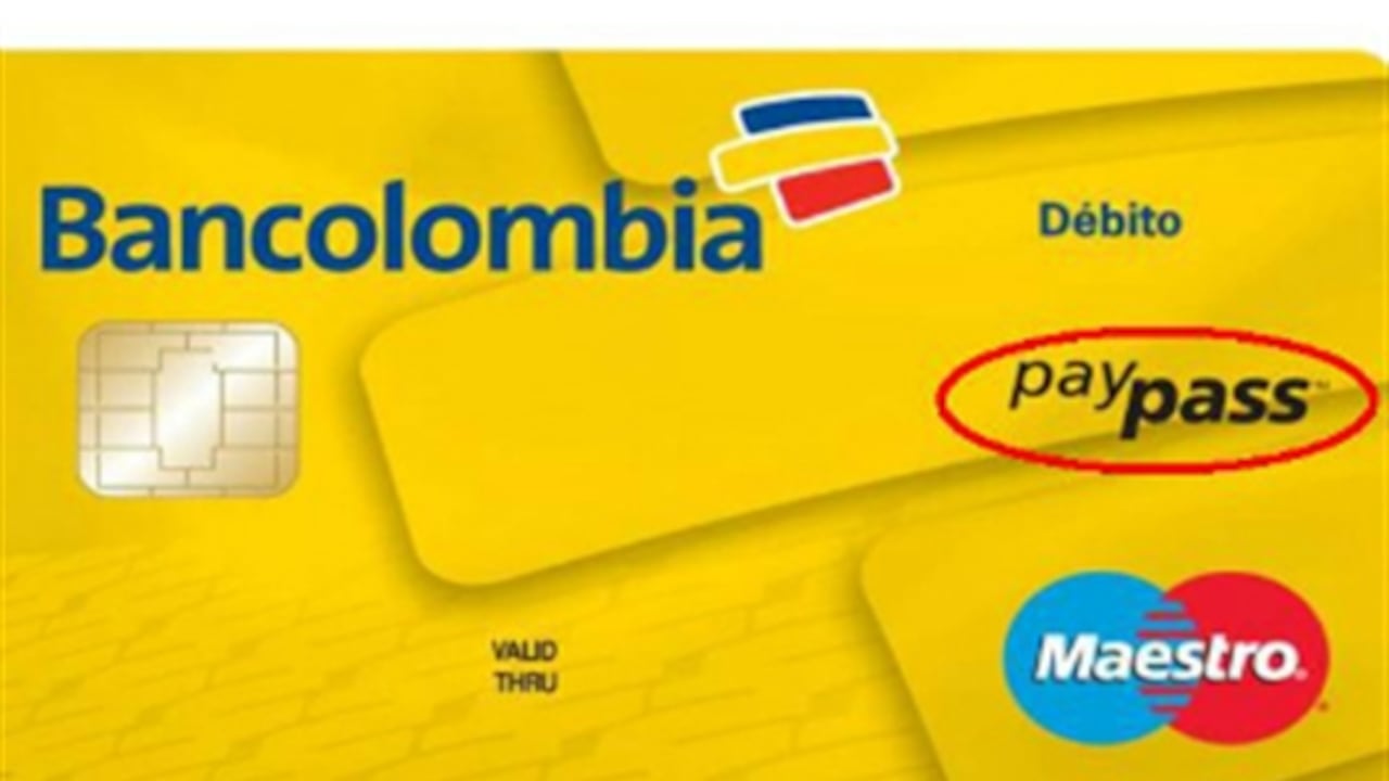 El pago sin contacto PayPass se logra gracias a una antena que se incorpora en el plástico de la tarjeta.