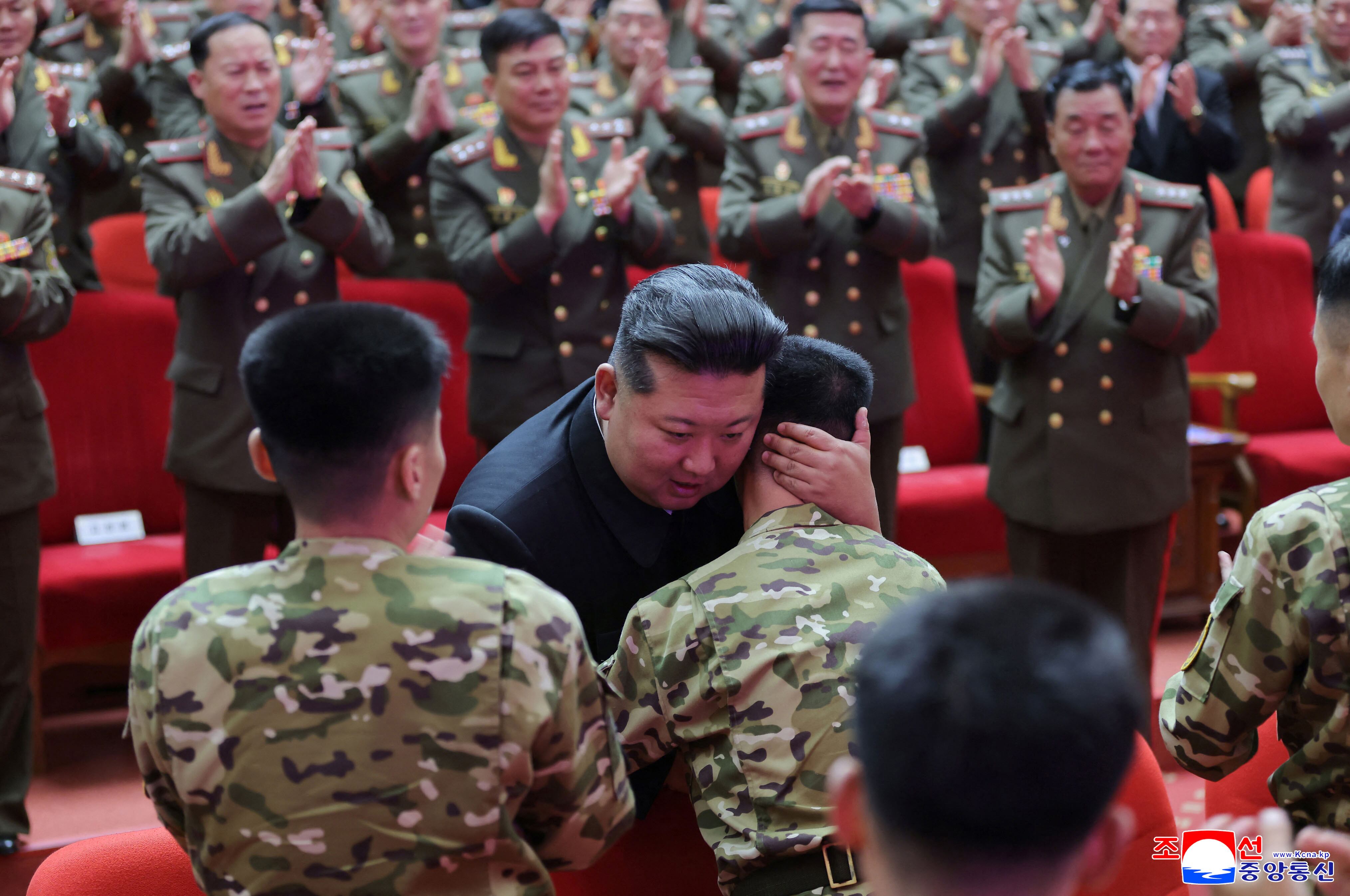 Kim Jong-Un en ceremonia por los caídos en la guerra