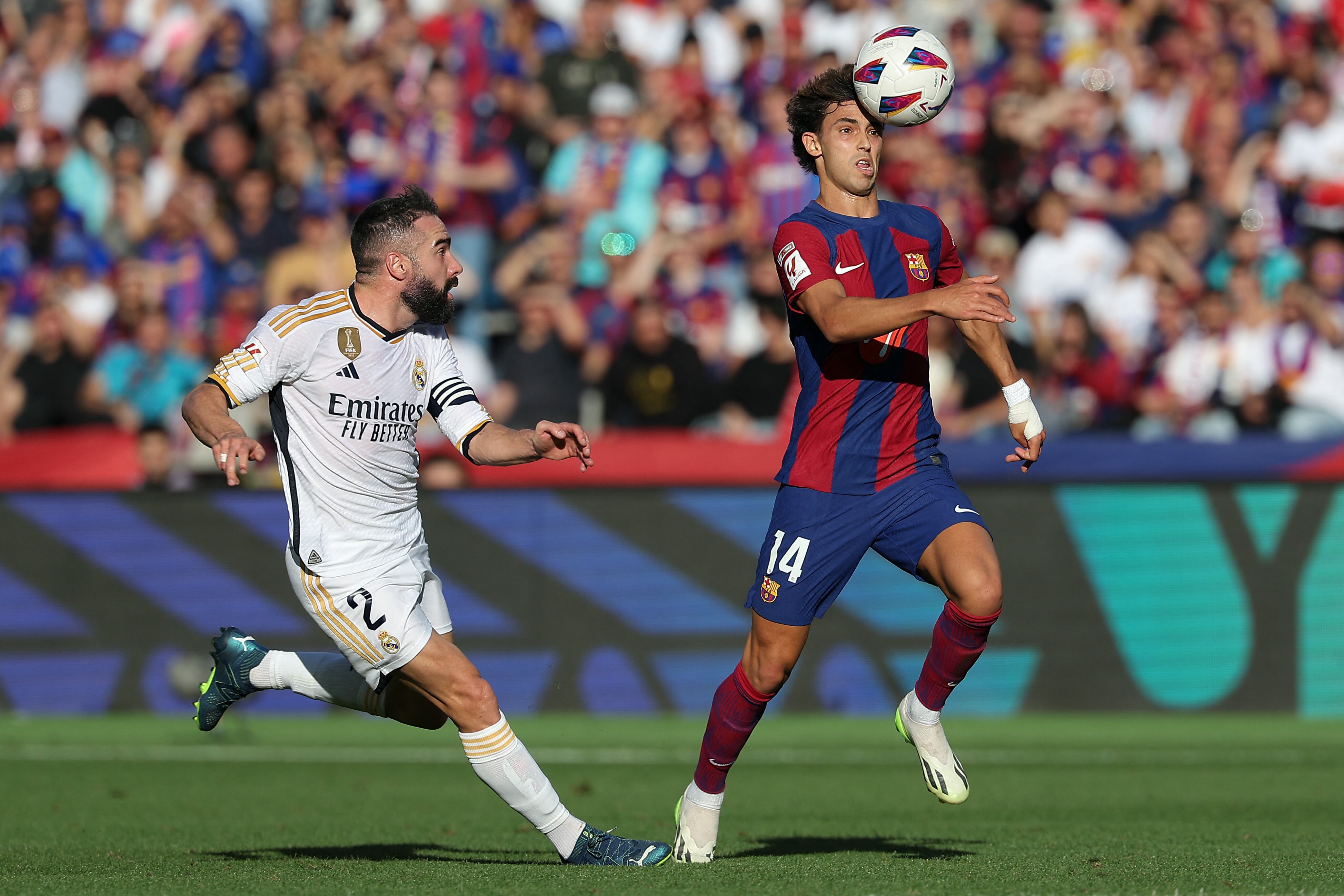 Clásico de la Liga española 2023-2024 entre Barcelona y el  Real Madrid