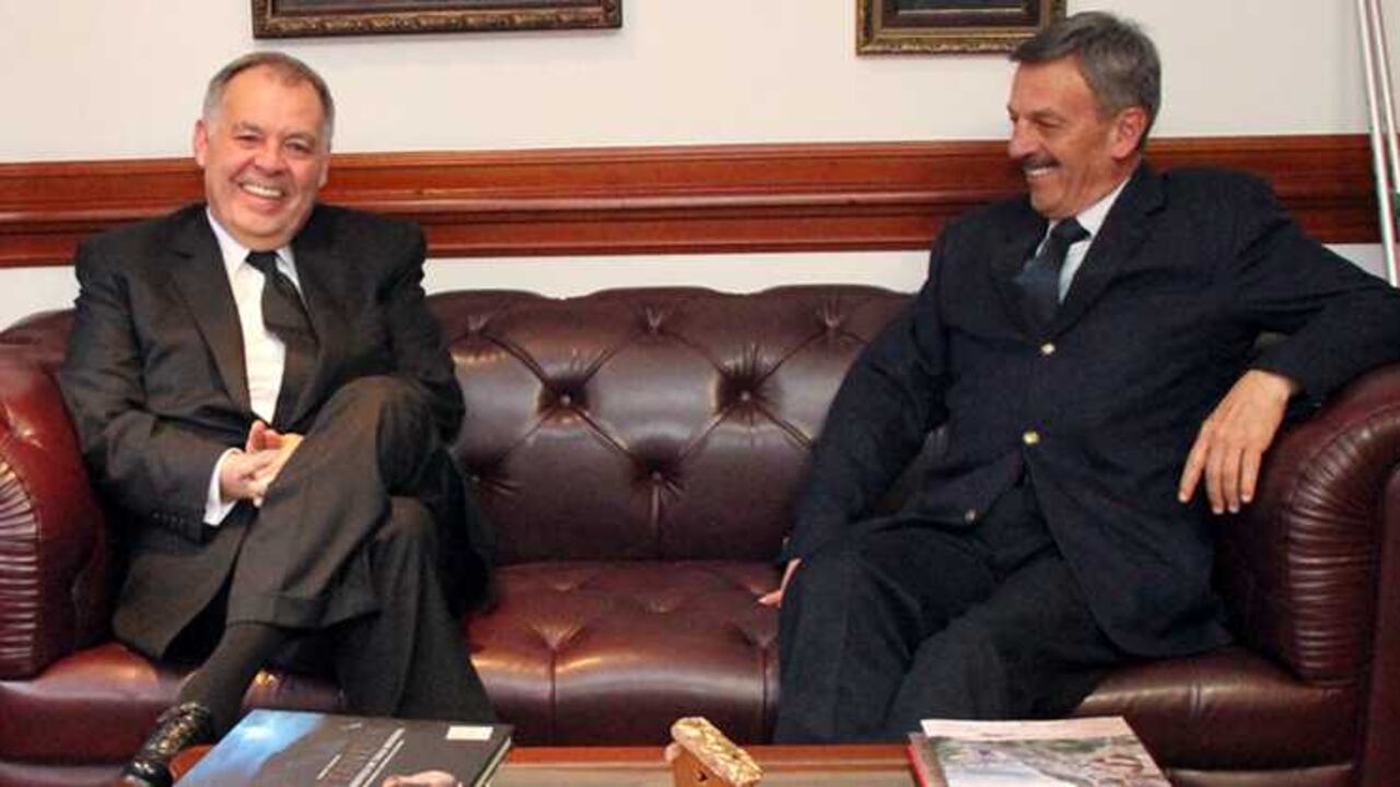 De izquierda a derecha: procurador Alejandro Ordóñez y el coronel (r) Alfonso Plazas Vega.