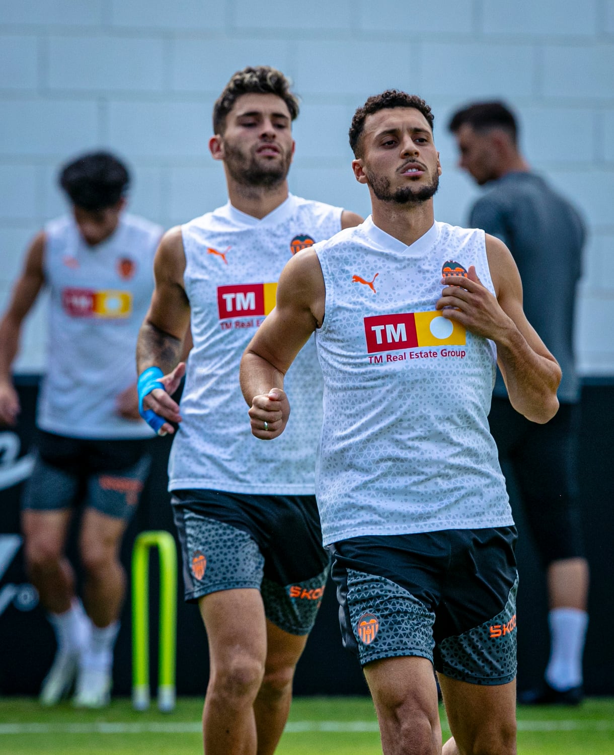 Valencia se prepara para su enfrentamiento ante Atlético de Madrid