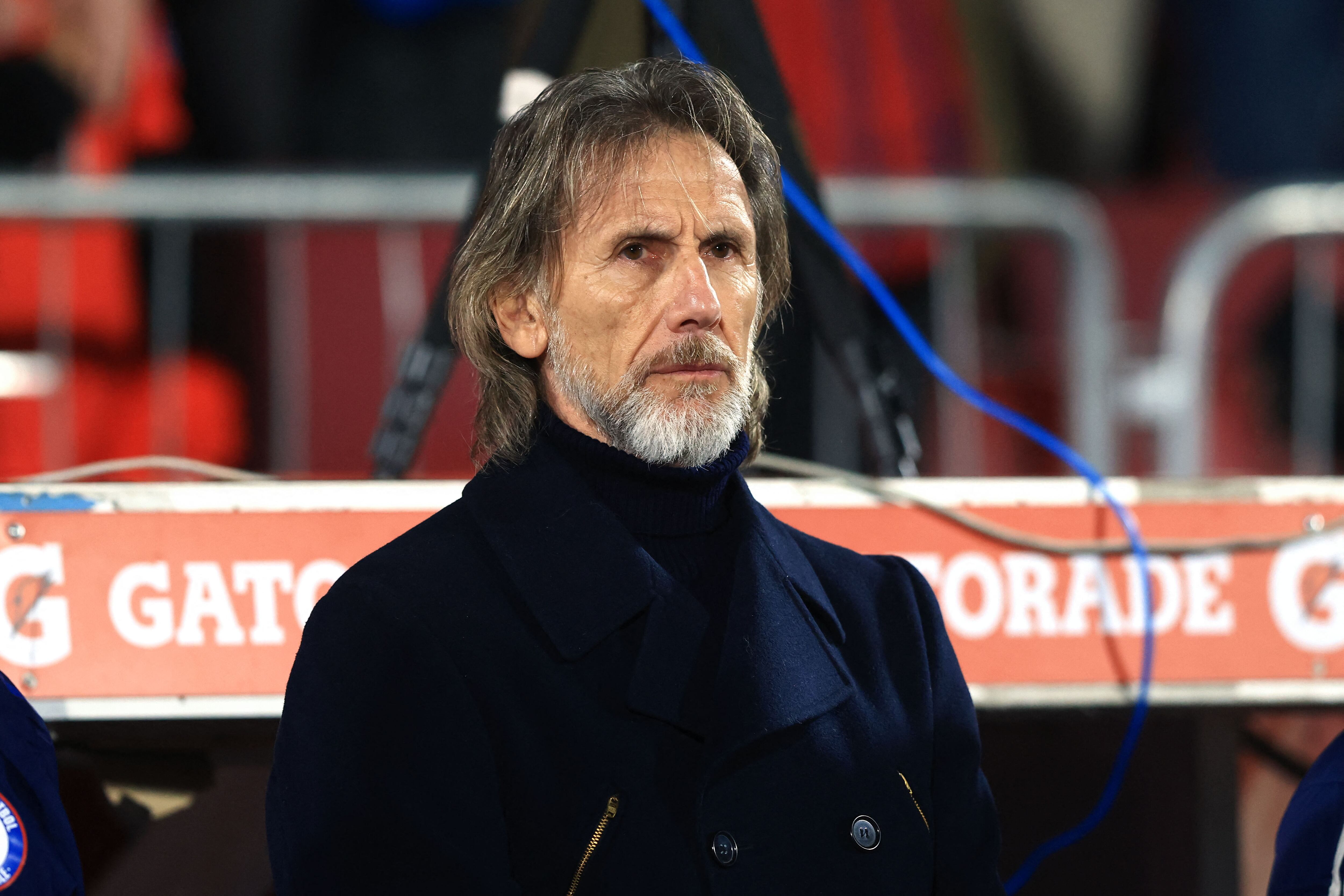 utbol, Chile vs Argentina.
Eliminatorias al mundial de la Fifa 2026.
El entrenador de la seleccion chilena Ricardo Gareca es fotografiado durante un partido clasificatorio al mundial de 2026 contra Argentina disputado en el estadio Nacional de Santiago, Chile.
05/06/2025
Felipe Zanca/Photosport
Football, Chile vs Argentina.
2026 FIfa World Cup qualifiers.
Chile�s head coach Ricardo Gareca is pictured during a 2026 Fifa World Cup qualifier match against Argentina at the National stadium in Santiago, Chile.
05/06/2025
Felipe Zanca/Photosport (Photo by FELIPE ZANCA/PHOTOSPORT / Photosport via AFP)
