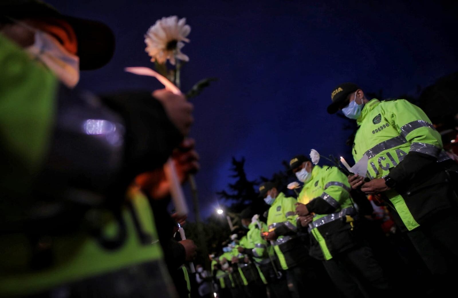 Homenaje velatón a Humberto Sabogal Policía asesinado en medio de un atraco en el sur de Bogotá