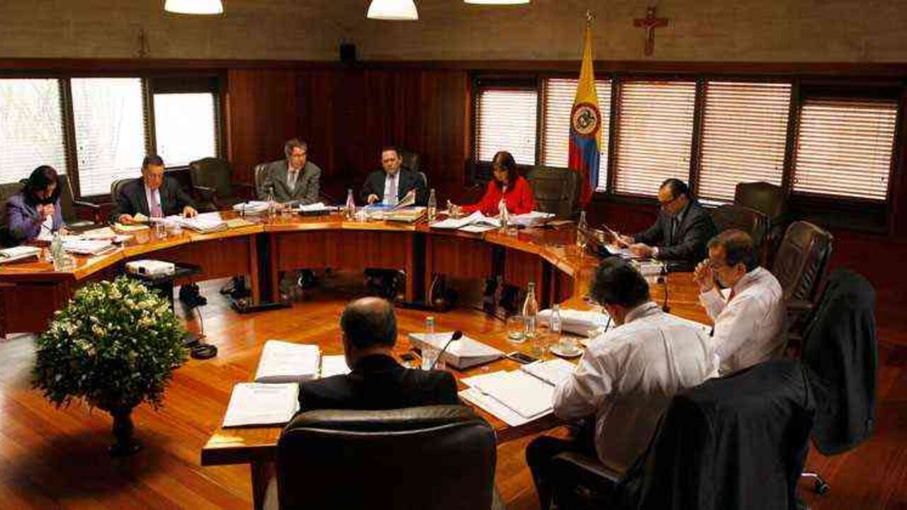 La Corte Constitucional le dió un espaldarazo al proceso de paz y revivió el Fast Track h