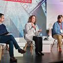 Álvaro García, director ejecutivo de Foros Semana; Sandra Forero, presidenta ejecutiva de Camacol; Lucas Gómez, gerente de Trazos Urbanos, y Mauricio Patiño, gerente general de Construcciones Planificadas.