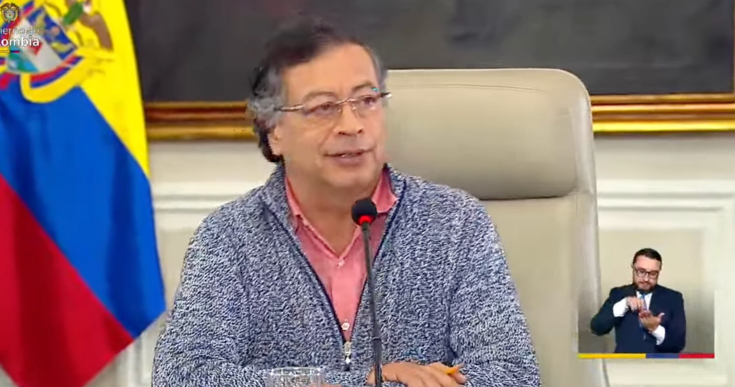 Gustavo Petro habla de cultivos ilícitos en el consejo de ministros.