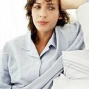 Un ejemplo es la escala de Epworth, que por medio de un cuestionario indaga con qué frecuencia el paciente se queda dormido en determinadas situaciones como al conducir, ver televisión, o al conversar con alguien.