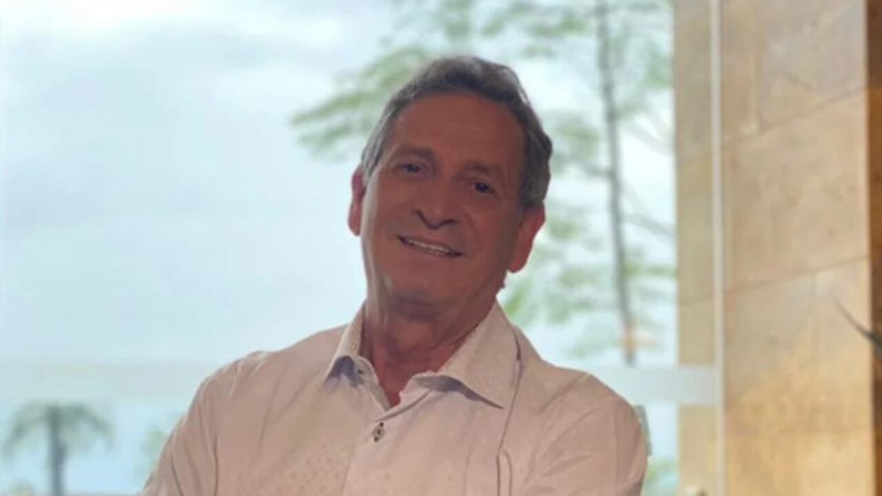 Darío Gómez - Foto tomada de Instagram @elreydeldespecho