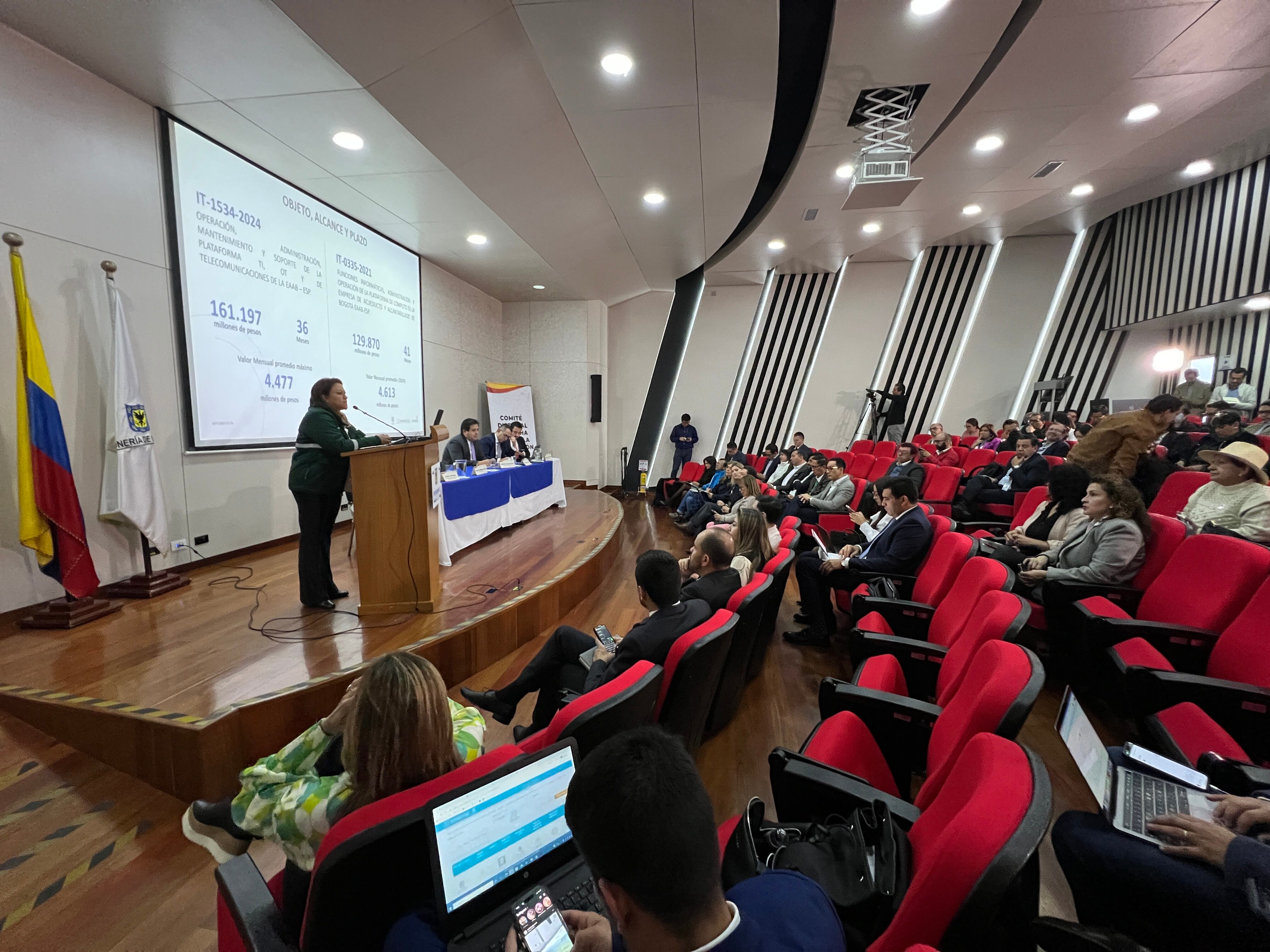 Gerente de la Empresa de Acueducto y Alcantarillado de Bogotá, Natasha Avendaño