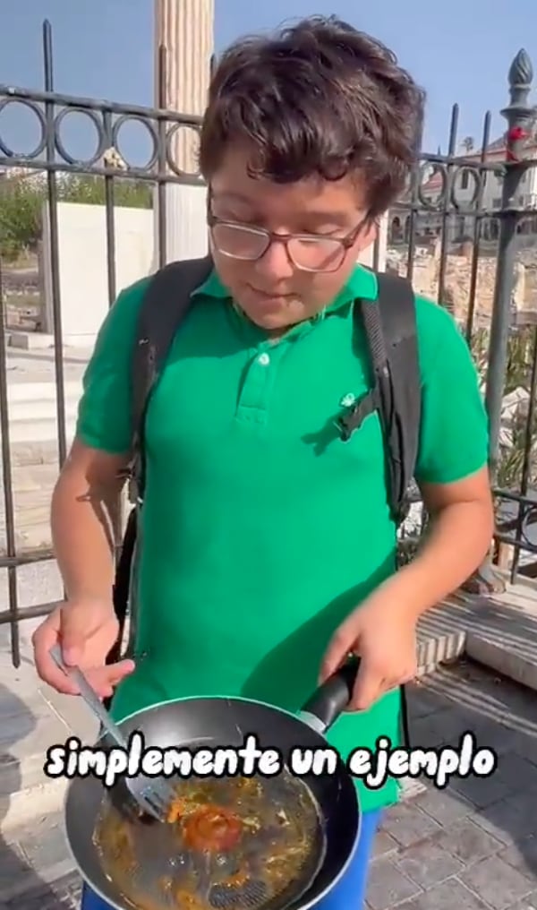 El joven colombiano Francisco Javier Vera realizó un experimento para dejar claro el impacto de la ola de calor en Europa.