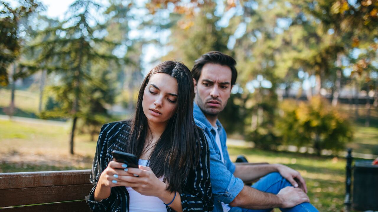 Muchas son las formas que una persona puede engañar a su pareja.