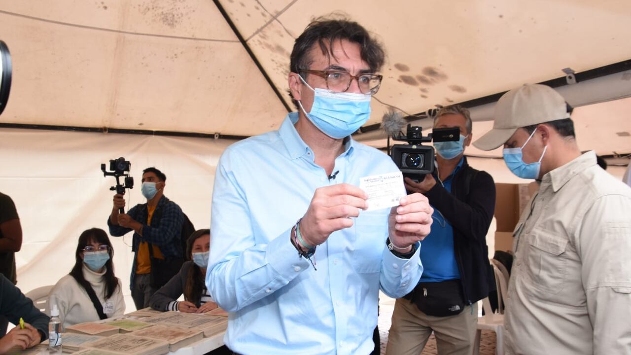 Voto Alejandro Gaviria, Vota