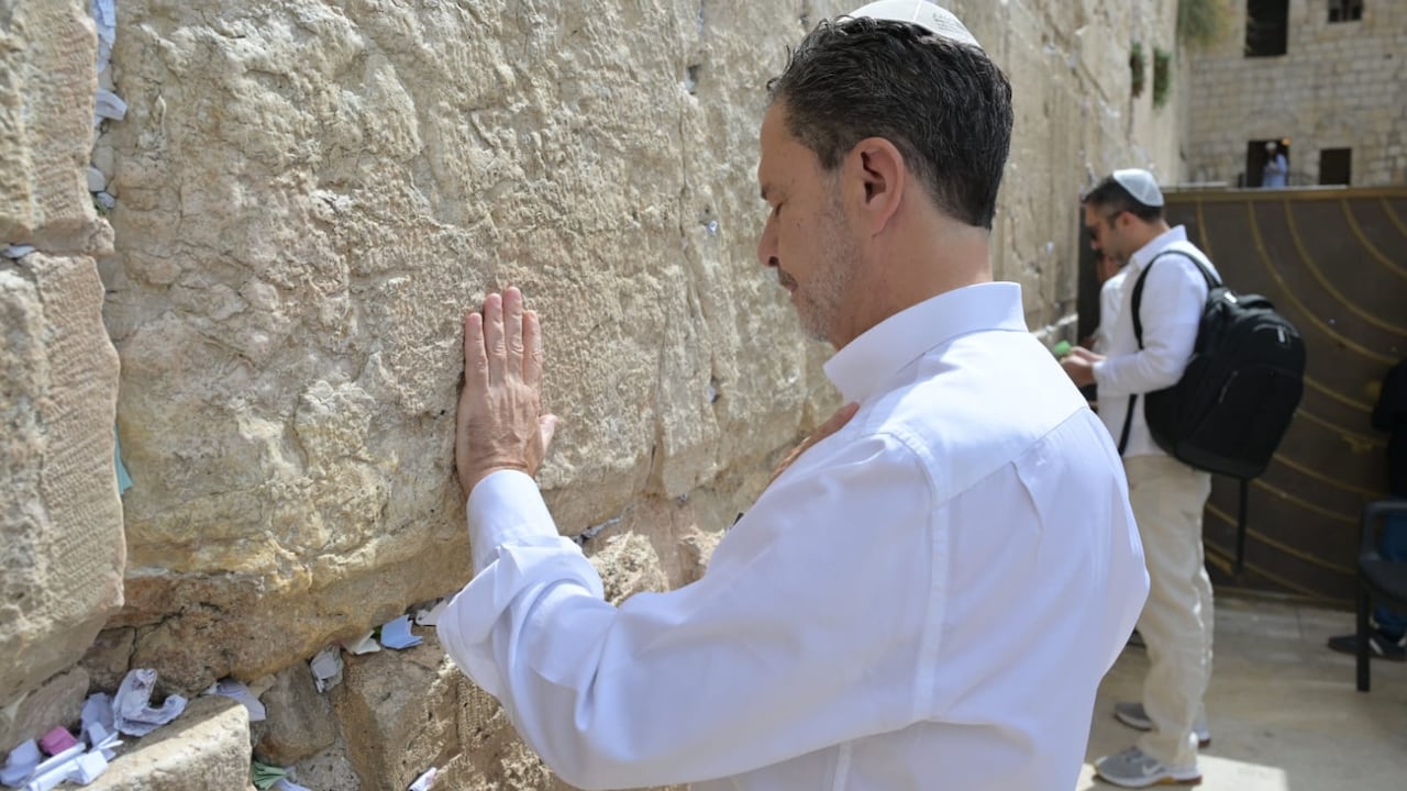 Omar Bula recorrió uno de los lugares más sagrados del judaísmo durante su agenda oficial en Israel.