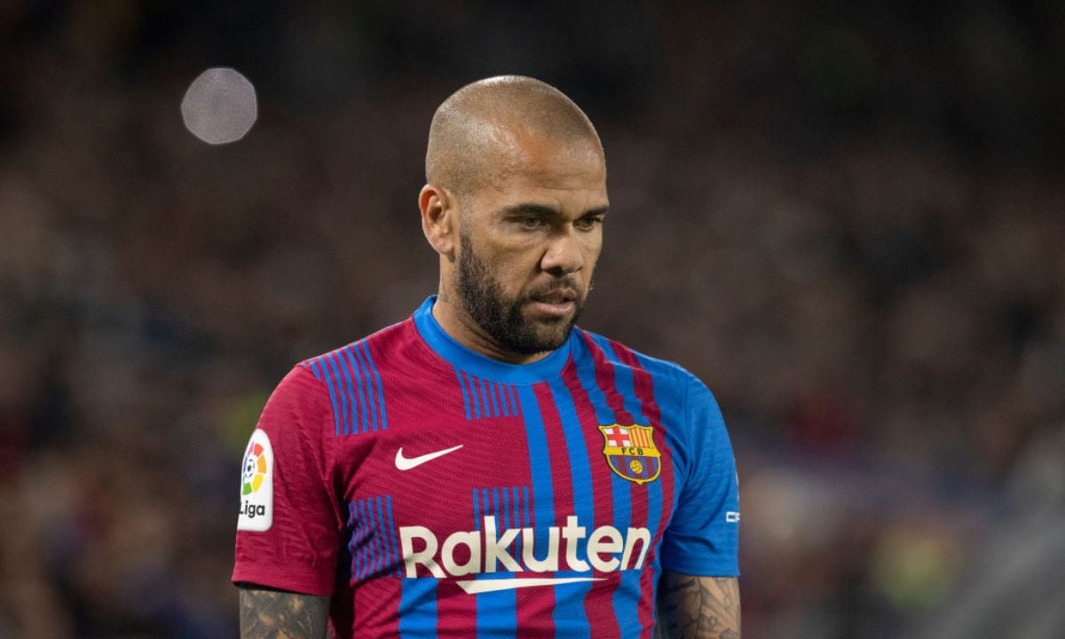 Barcelona le dio la espalda a Dani Alves.