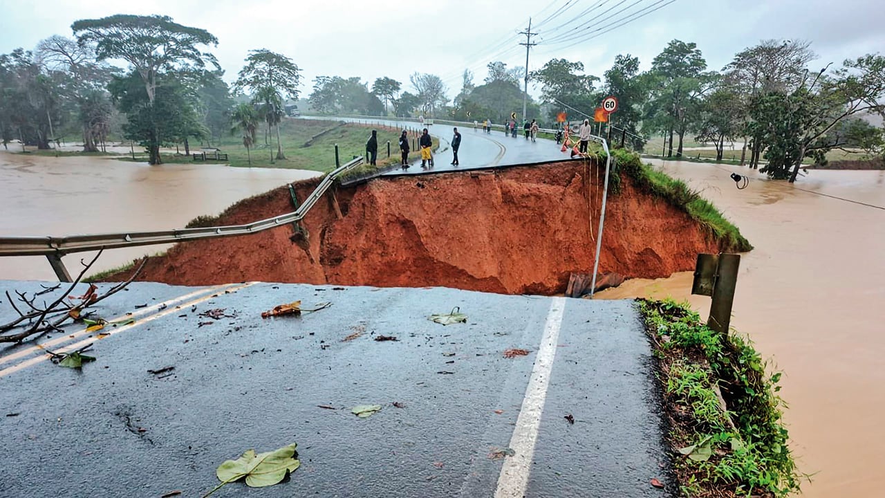 Vías averiadas, colegios inundados, centros de salud que demandarán cuantiosos recursos.