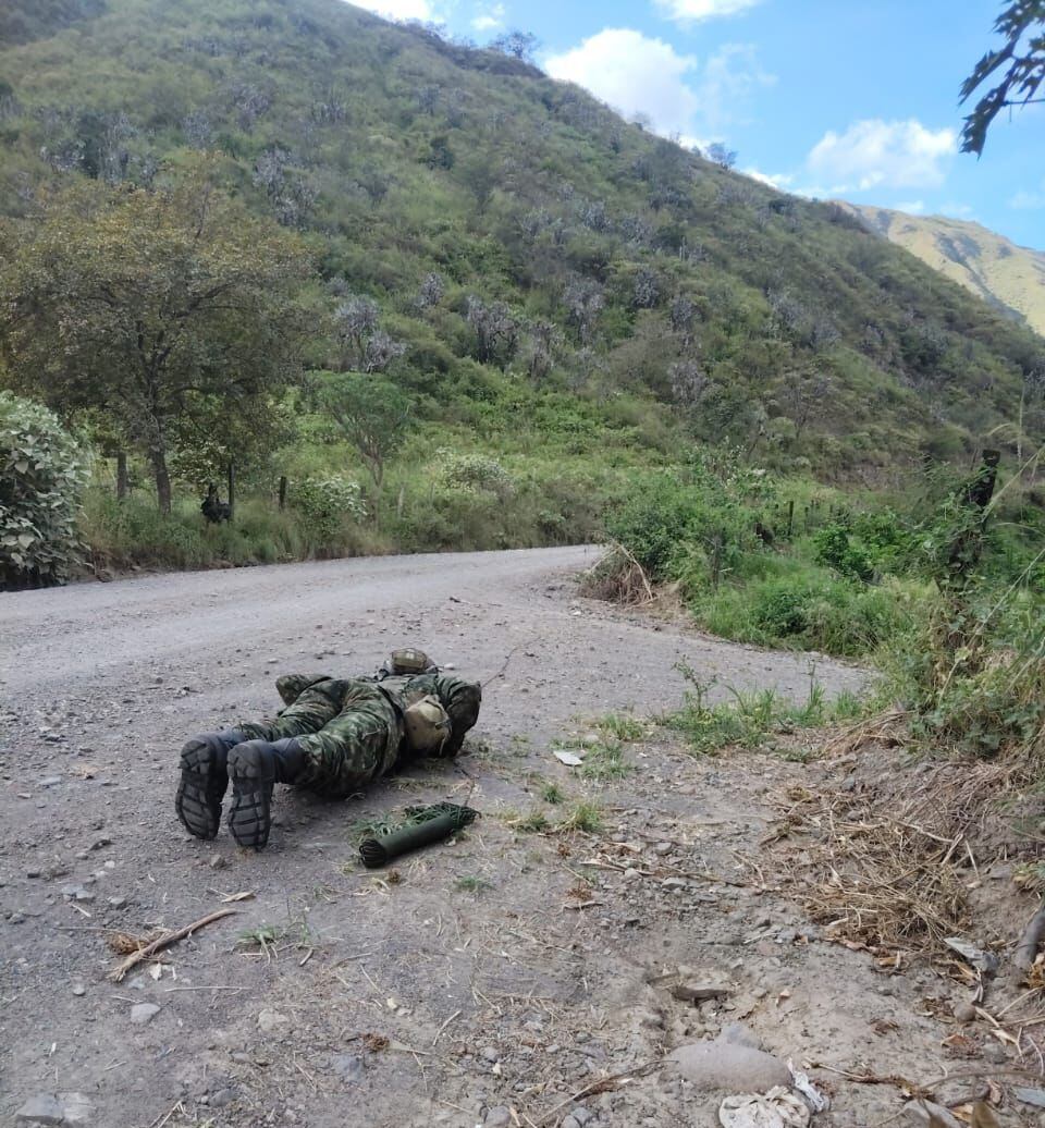Militares desactivan explosivos en Nariño.