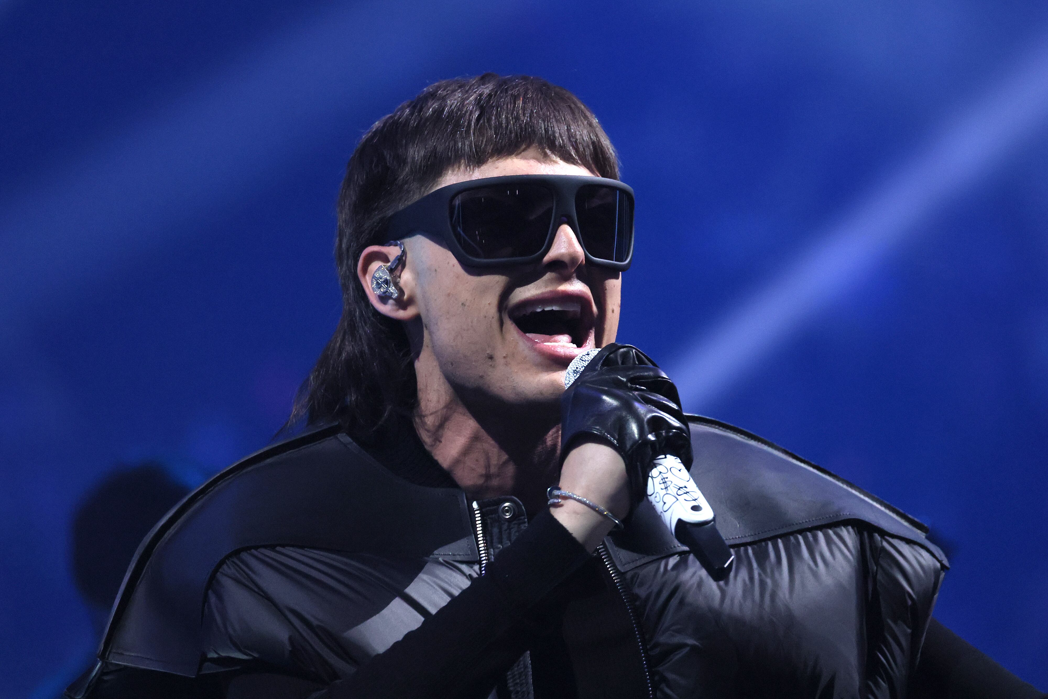 Peso Pluma se presentará en Colombia.