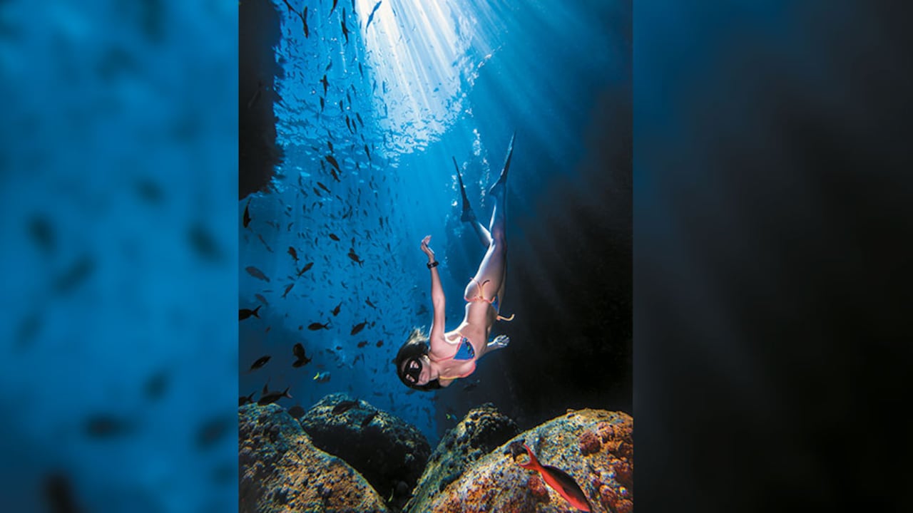 Estrella Navarro es la primera mujer latinoamericana en obtener una medalla mundial buceando, sin aletas, en una respiración.