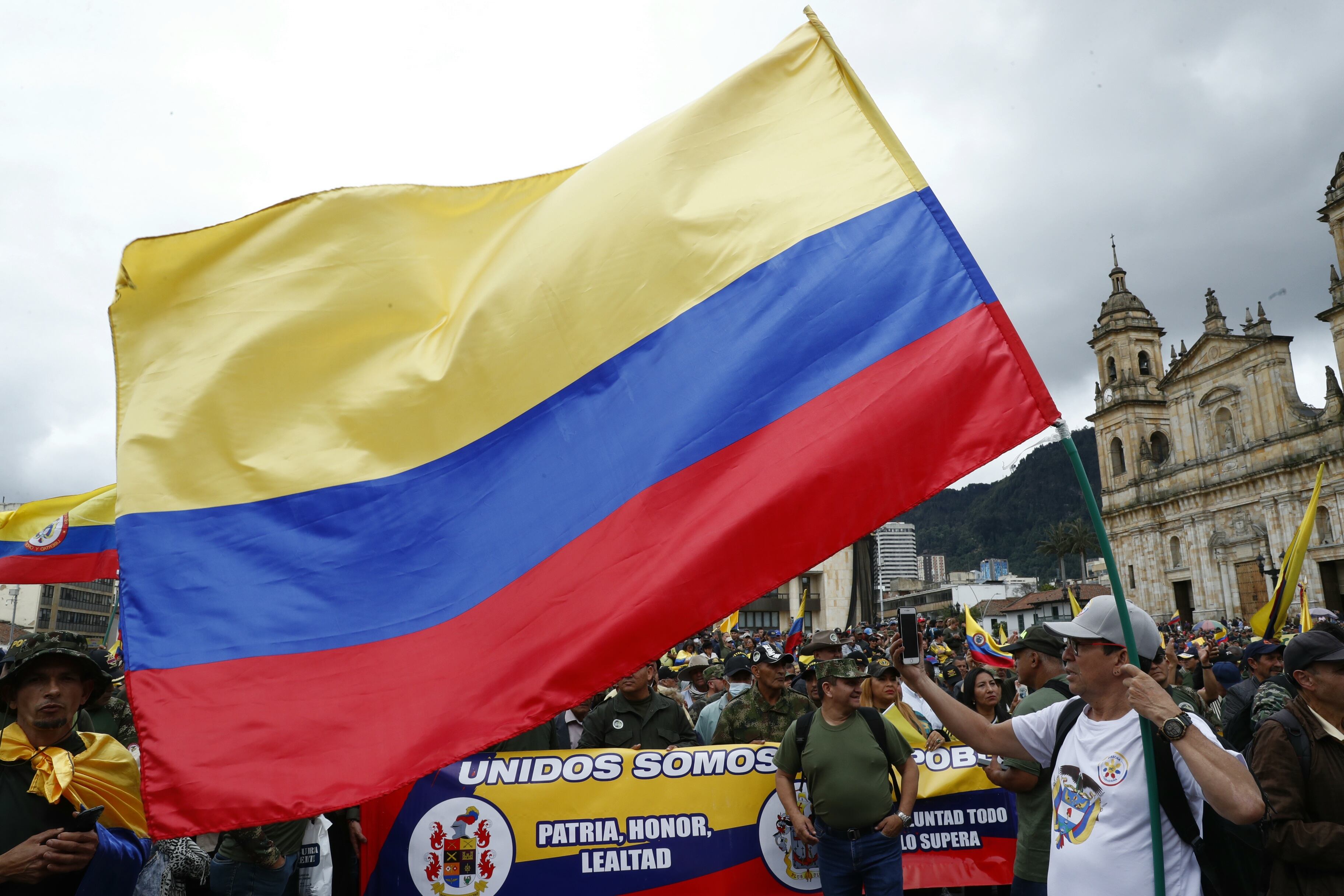 Protestas militares retirados en la plaza de bolívar