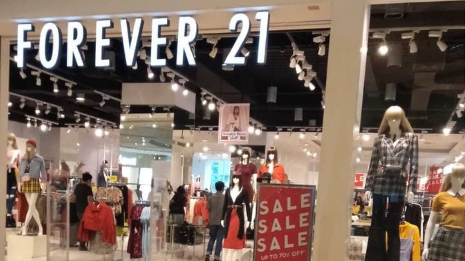 Forever 21 se enfrenta a una quiebra que le obligará a cerrar sus tiendas físicas