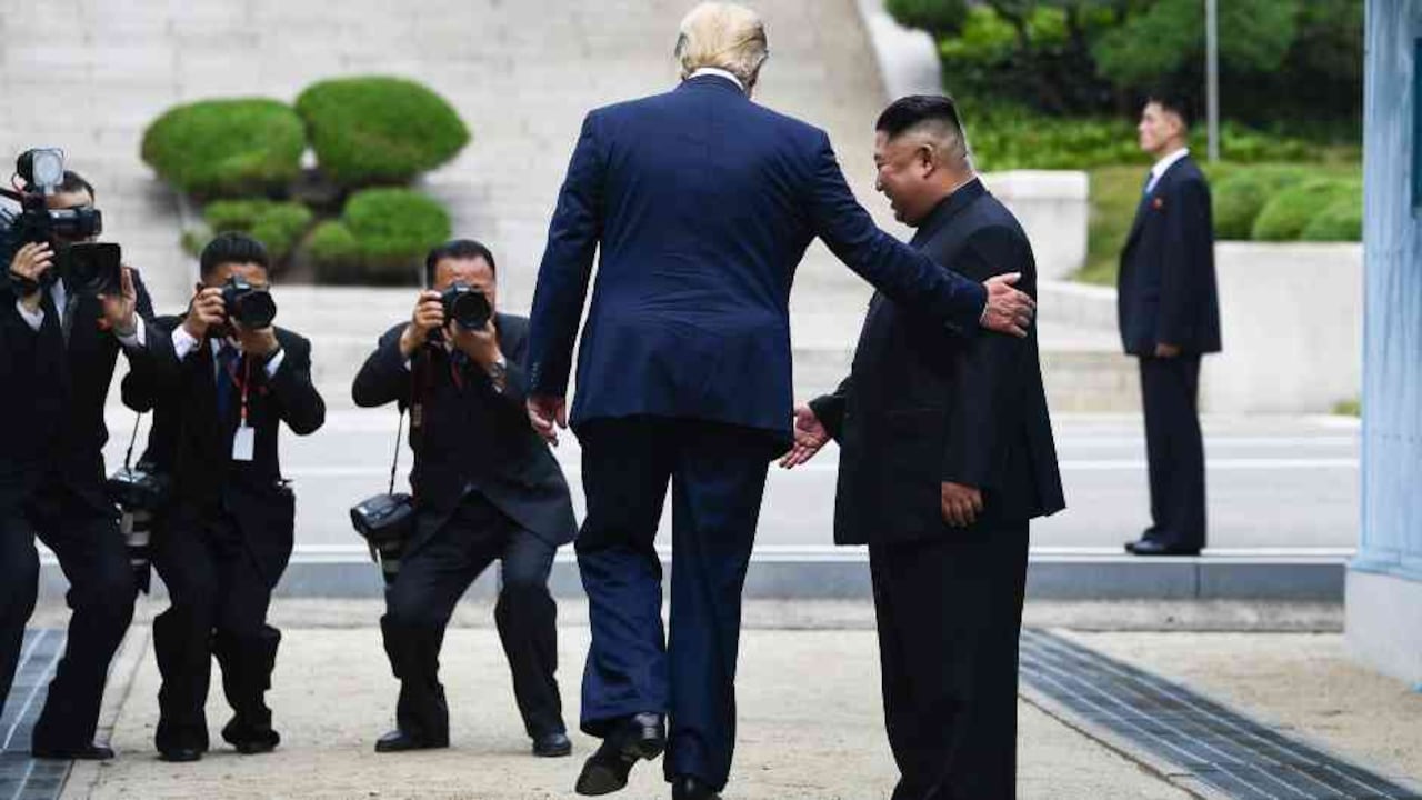 "¿Quiere que cruce la línea?", preguntó Trump a Kim antes de hacer historia.
