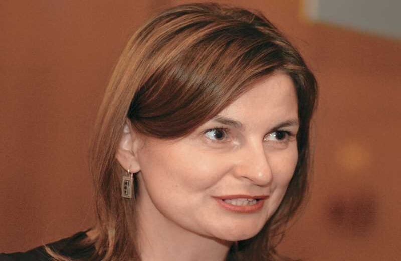 Radka Denemarková. Escritora checa, autora de ‘El dinero de Hitler’ (2015), una historia desoladora de supervivencia, Premio Magnesia Litera de prosa.