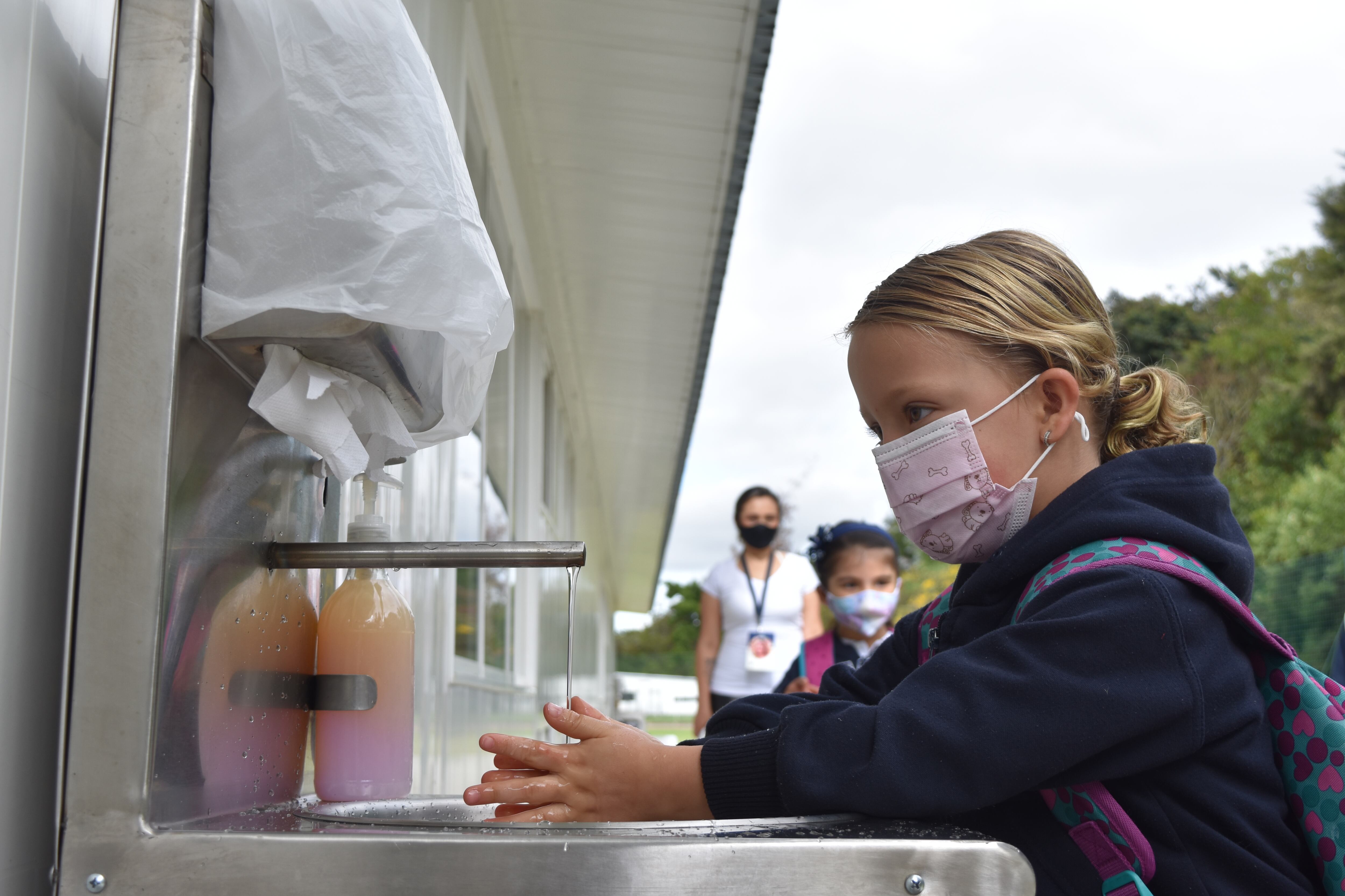 El 55% de los colegios no cuentan con suficiente agua y jabón para satisfacer las necesidades de la comunidad educativa.